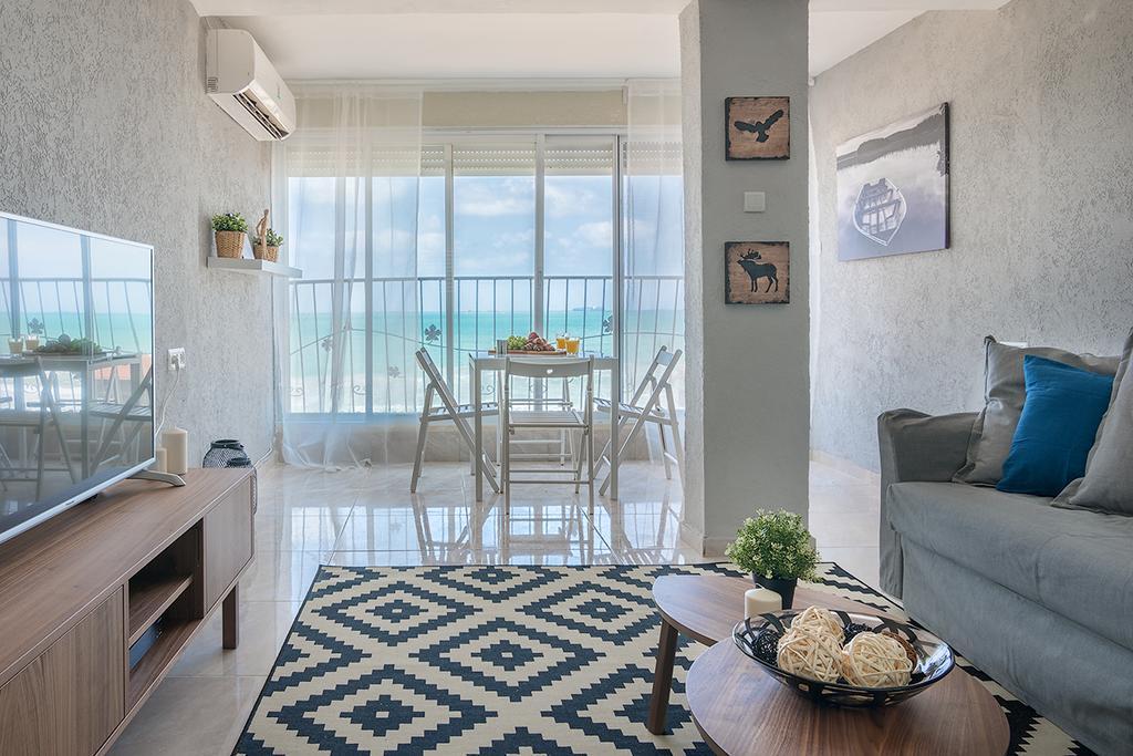 Dream On The Beach Хайфа Экстерьер фото